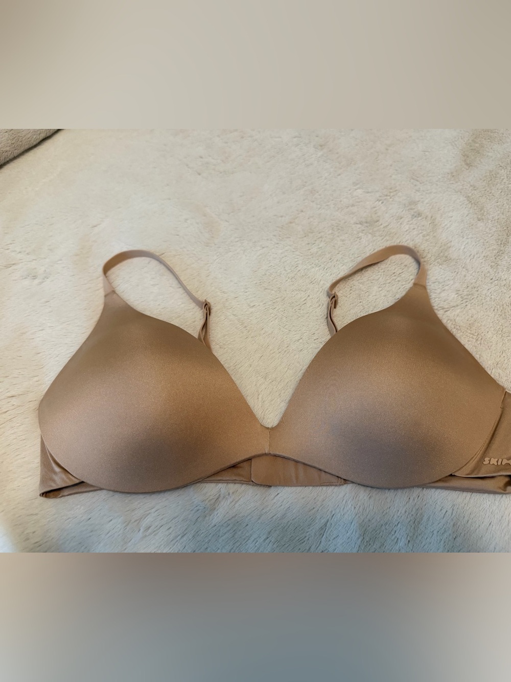 SKIMS Smooth Nude T-Shirt Bra - Tan
